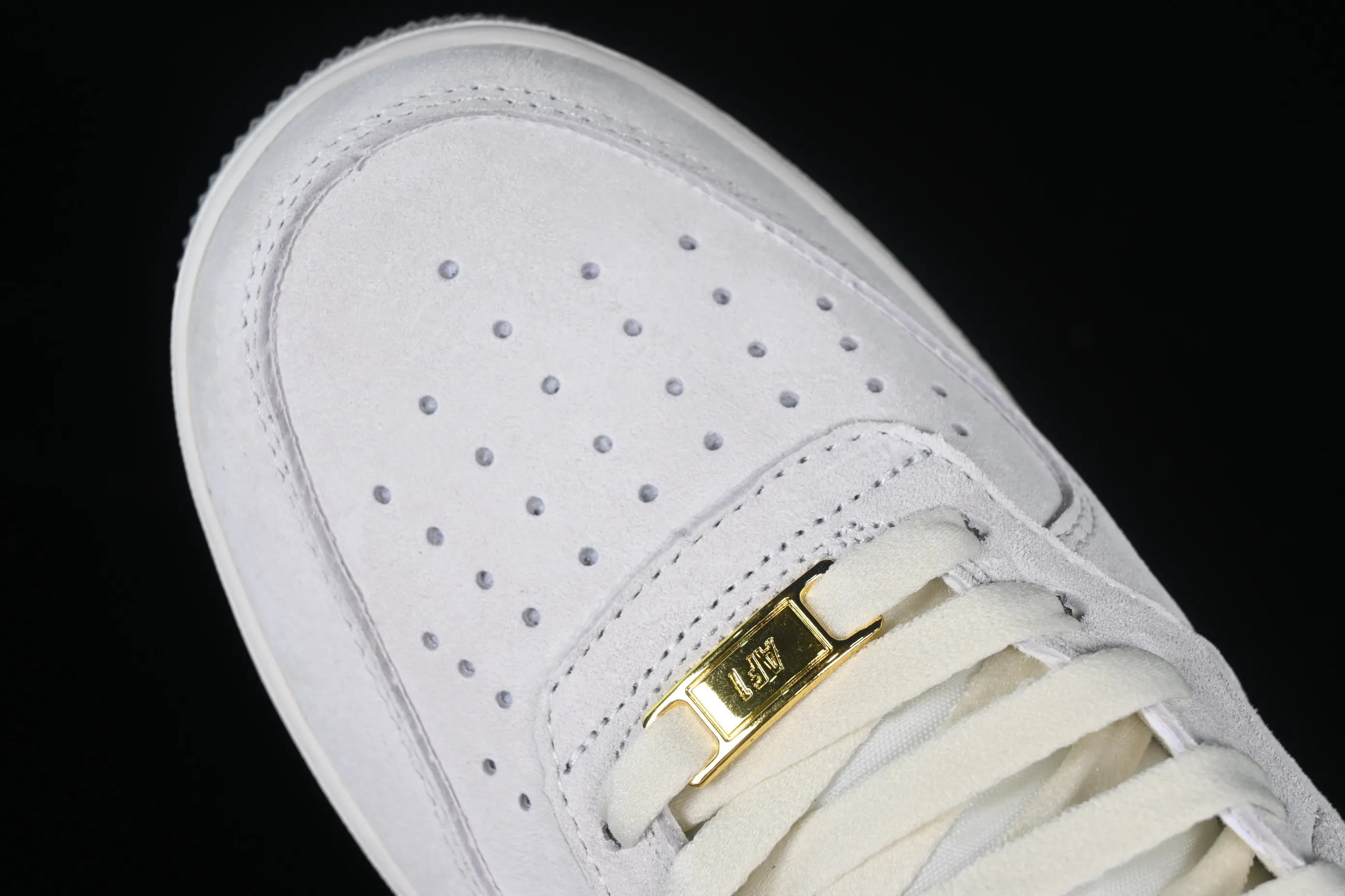 All categories Nk Air Force 1 Air Force series Nk Air Force 1 Mid Air Force mid-top Nk Air Force 1'07 Mid small hook gray suede Air Force One mid-top casual sneakers KG3031-012